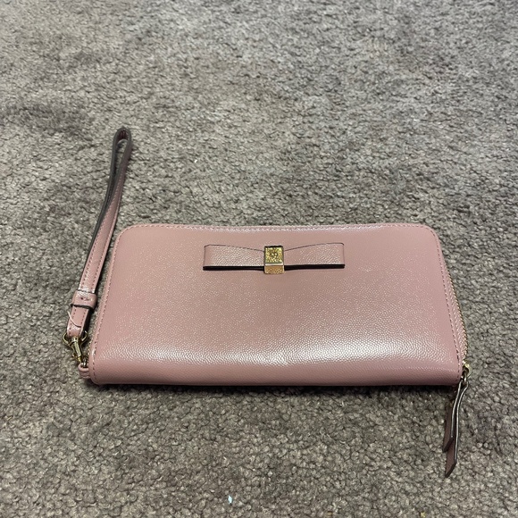 Anne Klein Bow Wristlet Blush Pink Zip Around Wallet - Picture 1 of 4